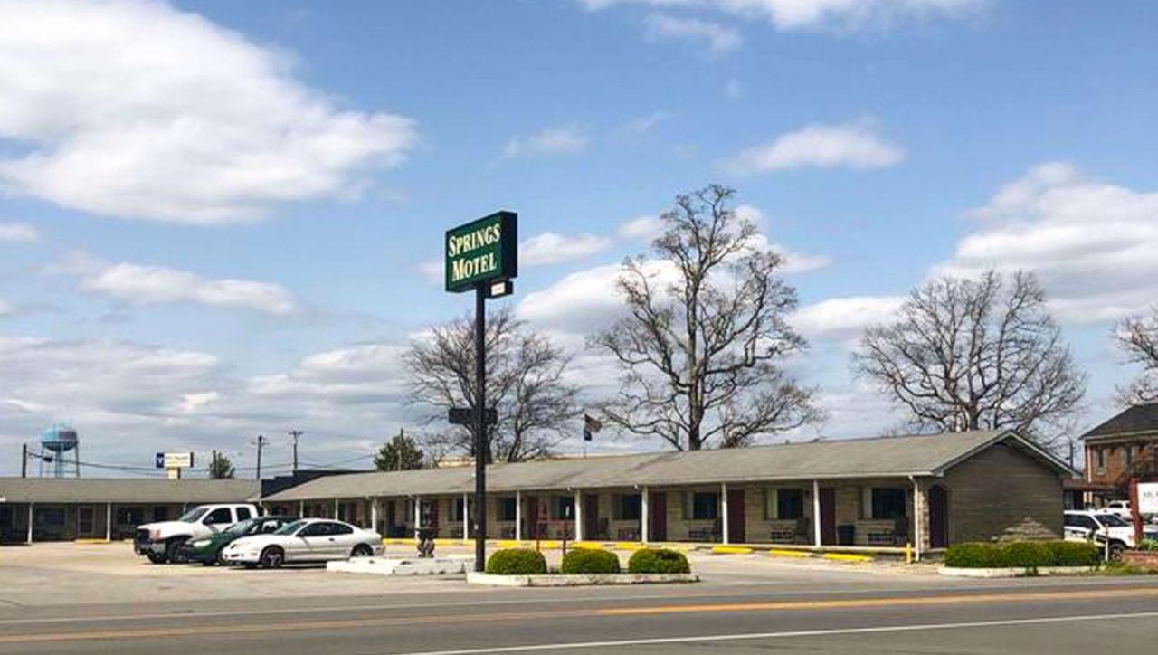 Springs Motel Ky Russell Springs Eksteriør billede